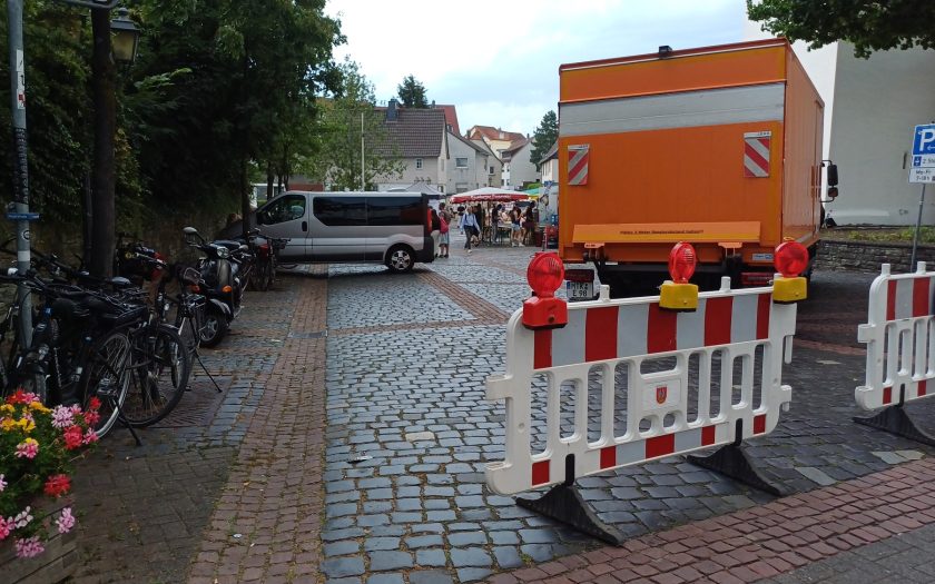 gesperrte Zufahrt zum Eschenplatz